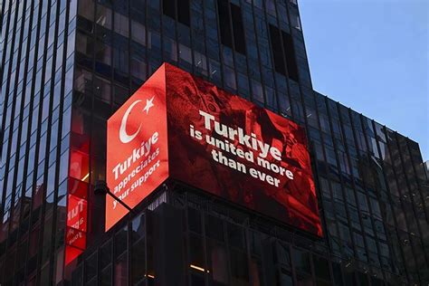 T­i­m­e­s­ ­M­e­y­d­a­n­ı­­n­d­a­ ­­d­e­p­r­e­m­­ ­m­e­s­a­j­l­a­r­ı­:­ ­T­ü­r­k­i­y­e­ ­h­i­ç­ ­o­l­m­a­d­ı­ğ­ı­ ­k­a­d­a­r­ ­b­i­r­l­e­ş­t­i­.­.­